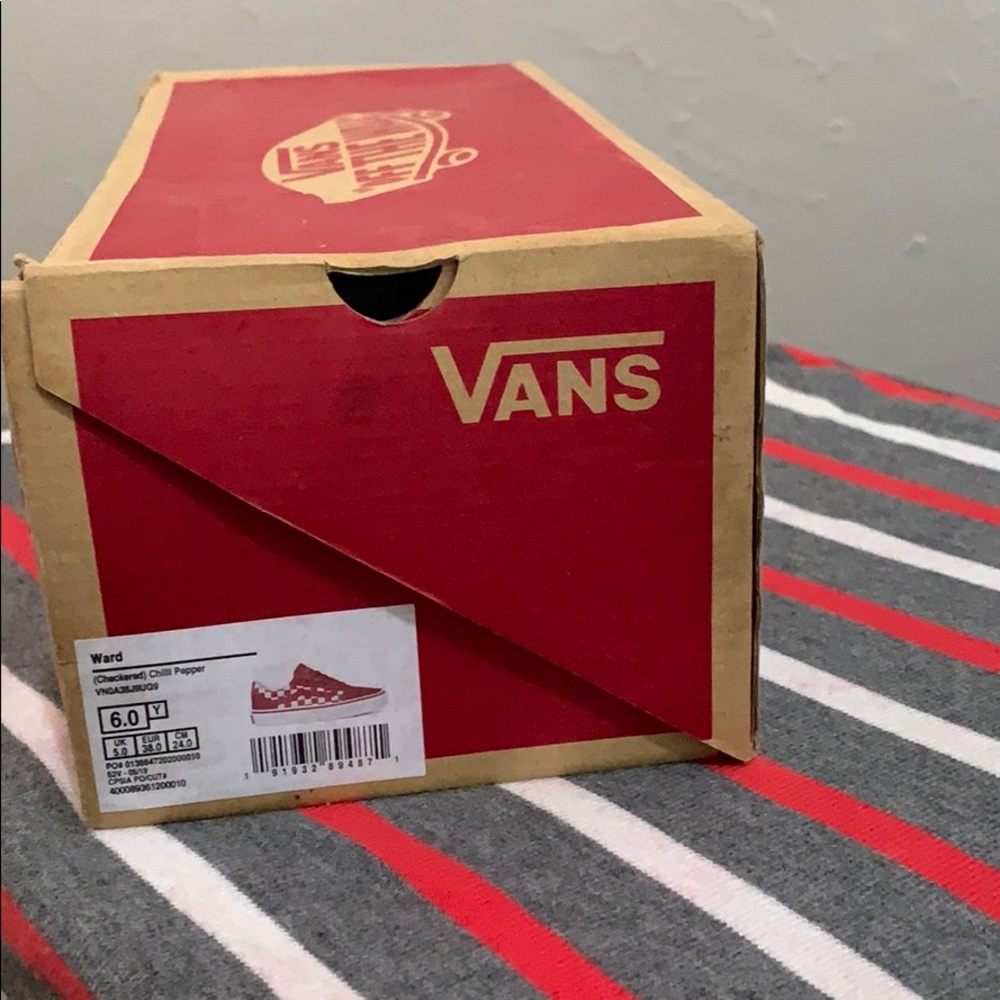(Checkered)Chilli Peppers Vans(6Y) - Picture 2 of 9